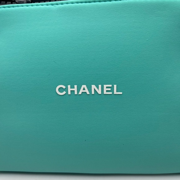 CHANEL Tiffany Blue Cosmetic Bag - Picture 2 of 11